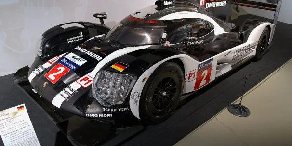 2016 Porsche 919 Hybrid Le Mans prototype, side view