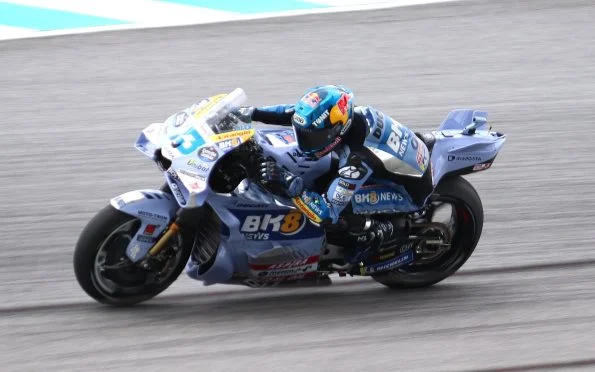 BK8 Gresini Racing Álex Márquez riding the Gresini Racing Ducati Desmosedici during a modern MotoGP grand prix weekend.