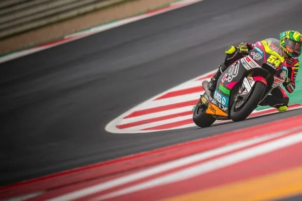 Fermín Aldeguer cornering his Speed Up Boscoscuro Moto2 machine at Misano in 2021.
